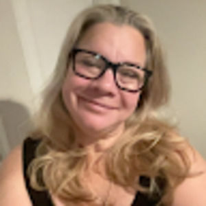 Meet your Posher, Crystalyn